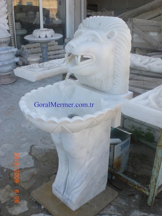 mermer çeşme